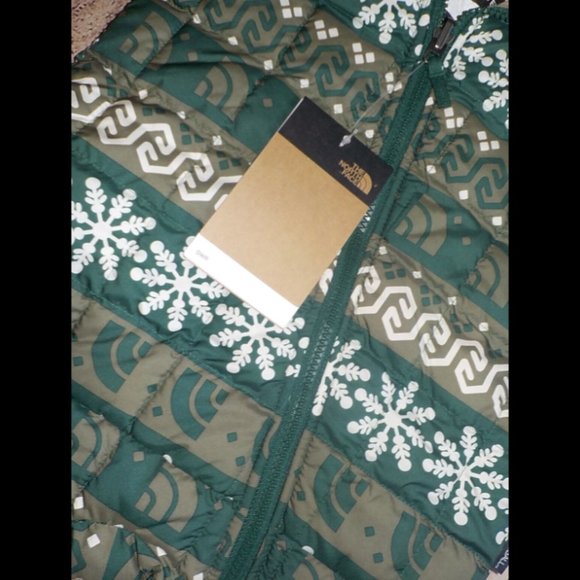 The North Face Green Patterned Kids Jacket - Picture 3 of 3